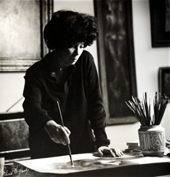 Leonor Fini pintando